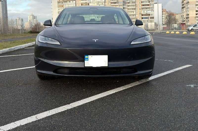 Tesla Model 3 2024