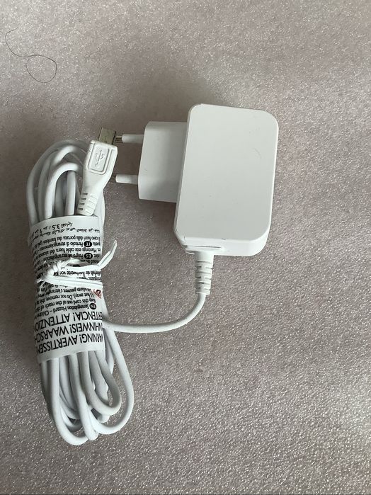 Carregador Micro USB ASSA105E-050100.  5.0V , 1.0A , 5Watts