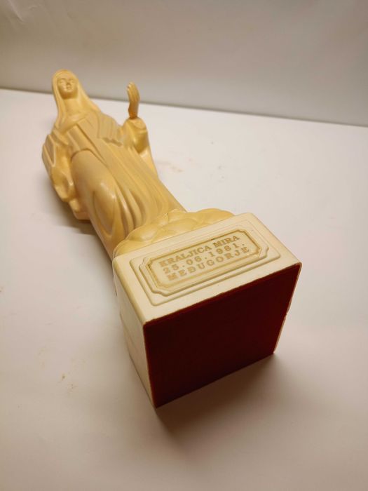 Figura Matka Boska, Boża - Królowa Pokoju Medugorje