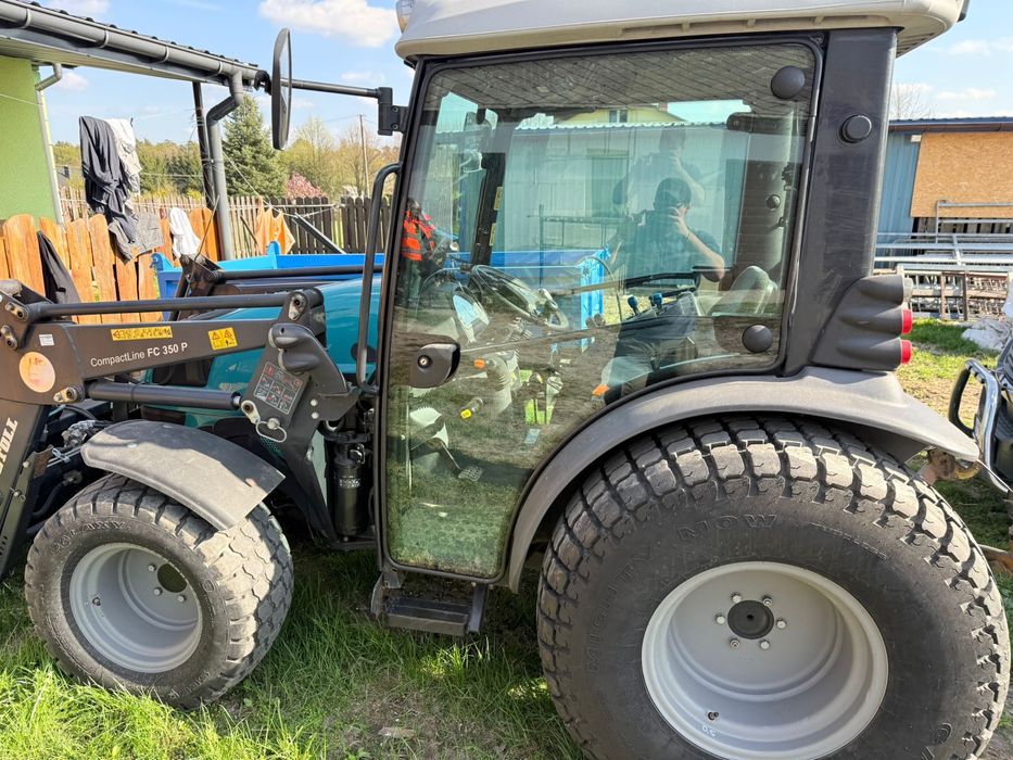 Sprzedam traktor wraz z calym sprzetem