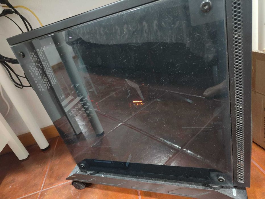 PC i9-9900K + 32GB RAM + 762GB SSD + Monitor Dell Touch 10 pontos