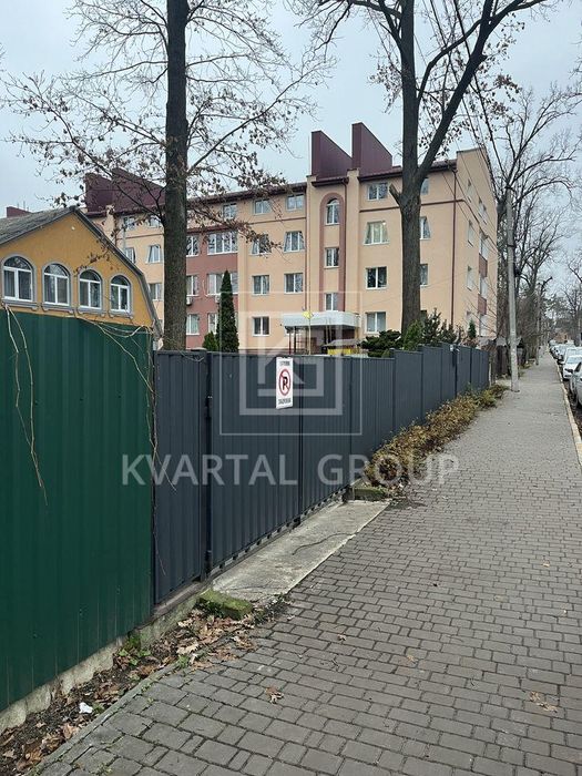 Затишна квартира біля парку та школи 42.5м2