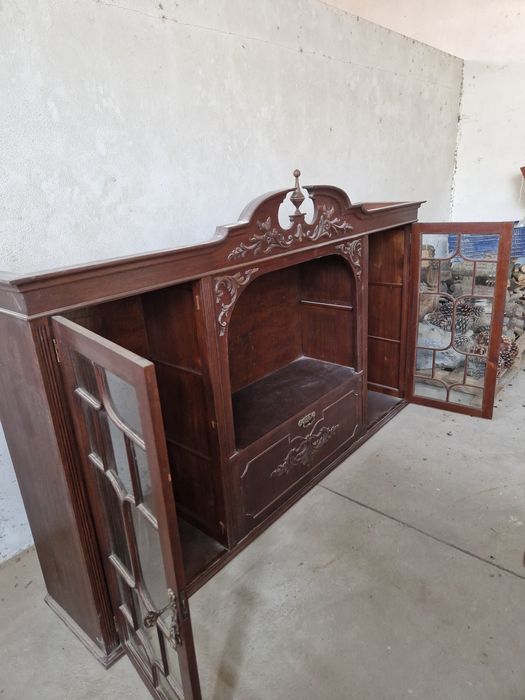 Ofereço Móvel superior de madeira maciça (Azeitão)