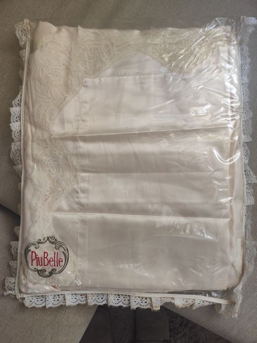 Jogo de Lençóis PIUBELLE em cetim bege com Renda para cama de casal – NOVO