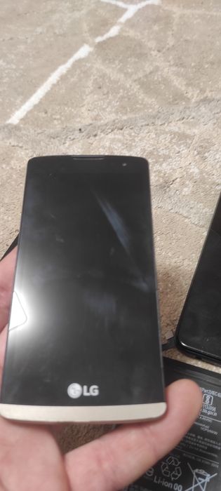 Zestaw sześciu telefonuw