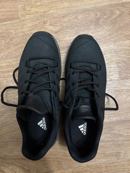 Кроссовки adidas