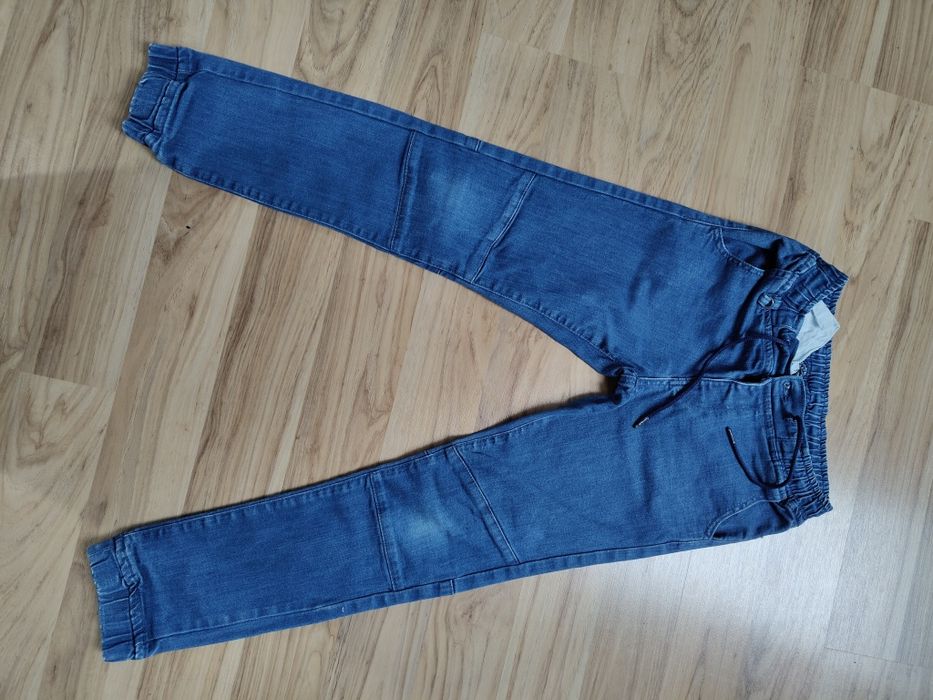 Fajne spodnie jeansowe Lincoln & Sharks 140