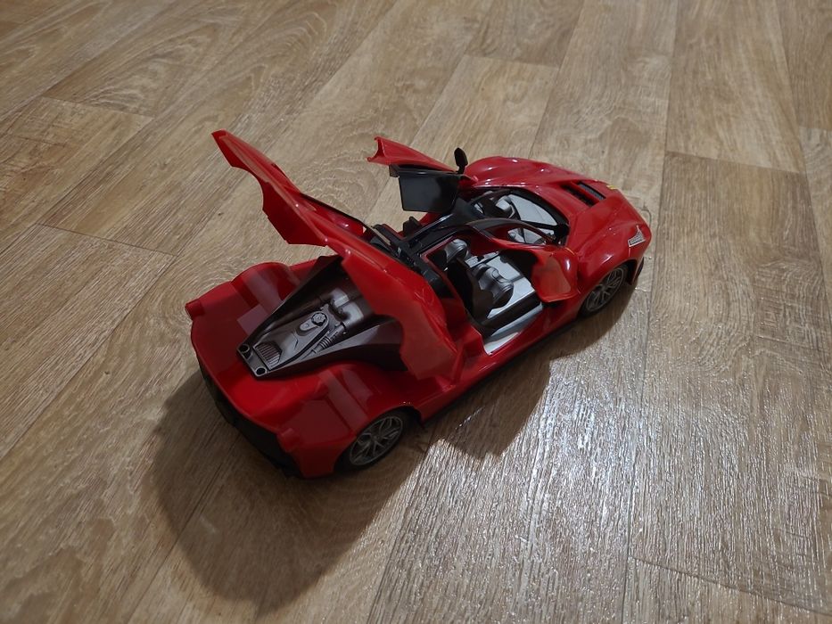 Инерционный гоночный автомобиль Ferrari
автомобиль, З-дверная детская