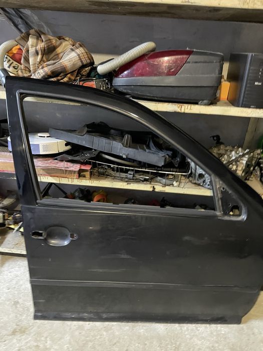 Продам дверку golf 4