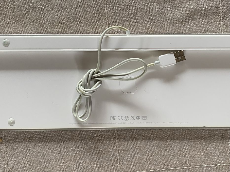 Oryginalna Klawiatura Apple A1243 | USB z blokiem numerycznym | QWERTZ