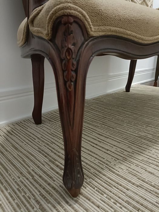 2 Bancos em estilo antigo- Excelente estado