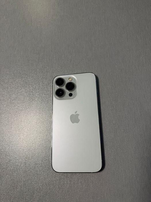 iPhone 13 Pro sem nenhuma marca de uso
