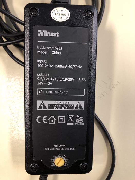 Trust Portable PC Charger with 10 Inputs64752186992130123