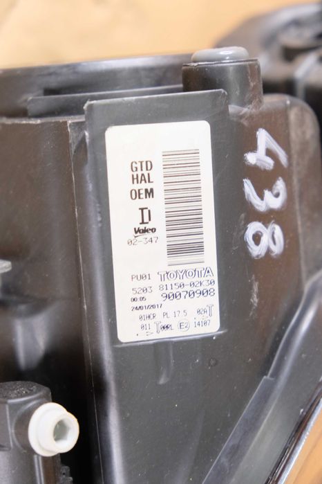 Lampa lewy przód Toyota Auris II Lift