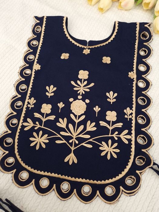 Маніжки жилетки вишита