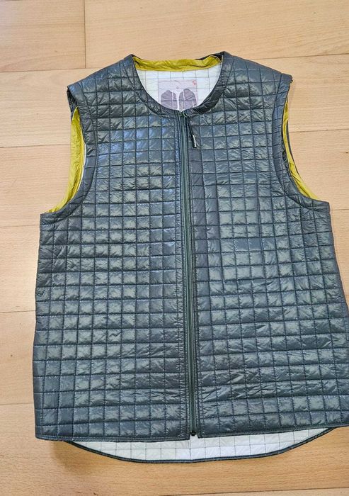 Colete italiano marca Pantone