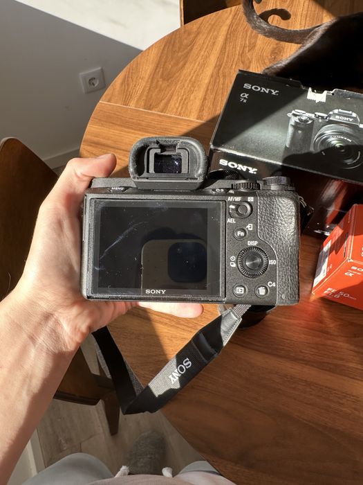 Sony alpha 7 II + 2 lentes + 2 baterias