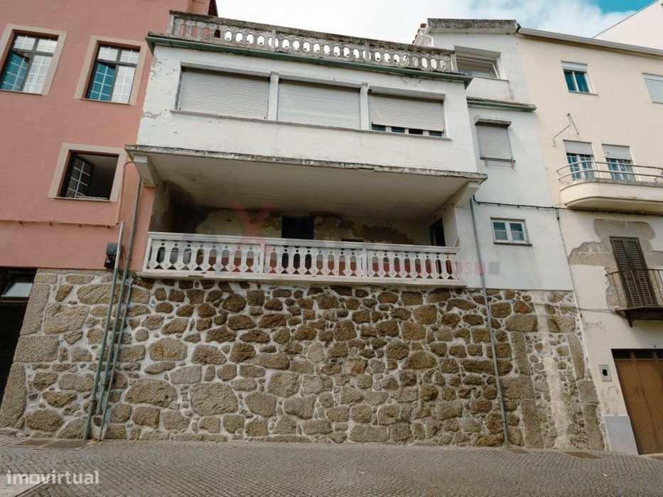 Moradia à Venda no Centro de Seia - Zona do Castelo!