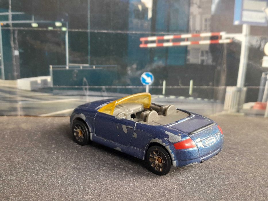 Stary Matchbox Audi TT Roadster 1999 autko zabawka resorak model