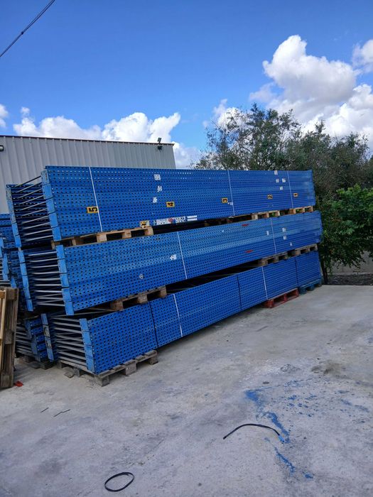 Lote de Estantes Racks industriais.