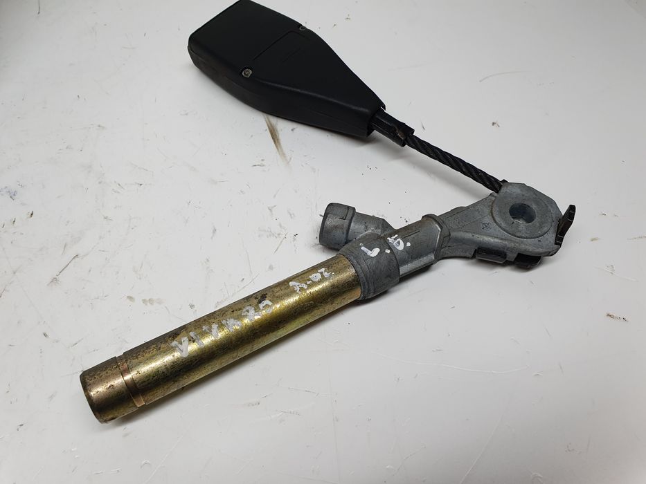 Encaixe de cinto frente esquerdo OPEL Vivaro A Furgão (X83)