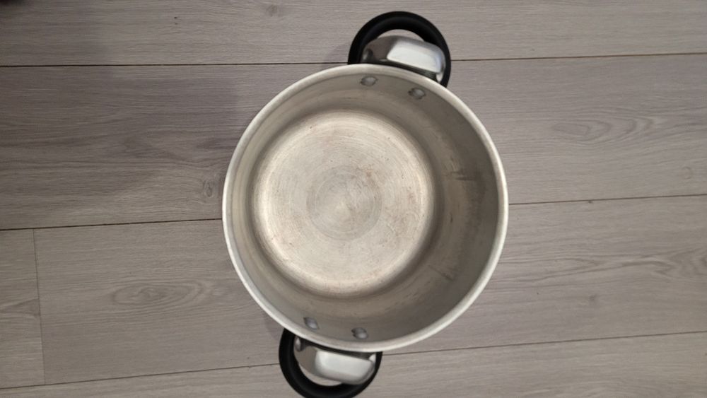 Panela de pressão Sirampos em bom estado.