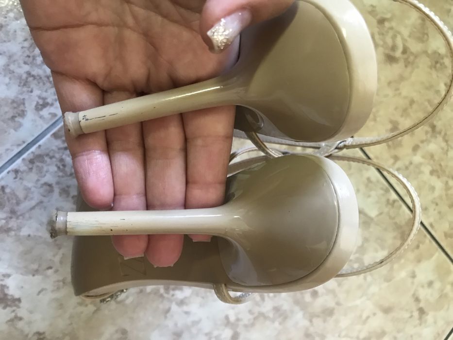 Vendo sandálias Zara 38