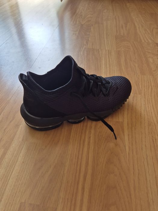 Nike LeBron 16 Low Triple Black