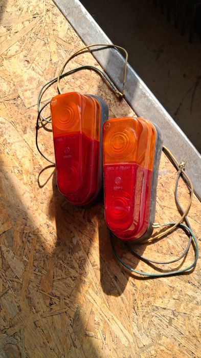 Lampy tylne do syreny.