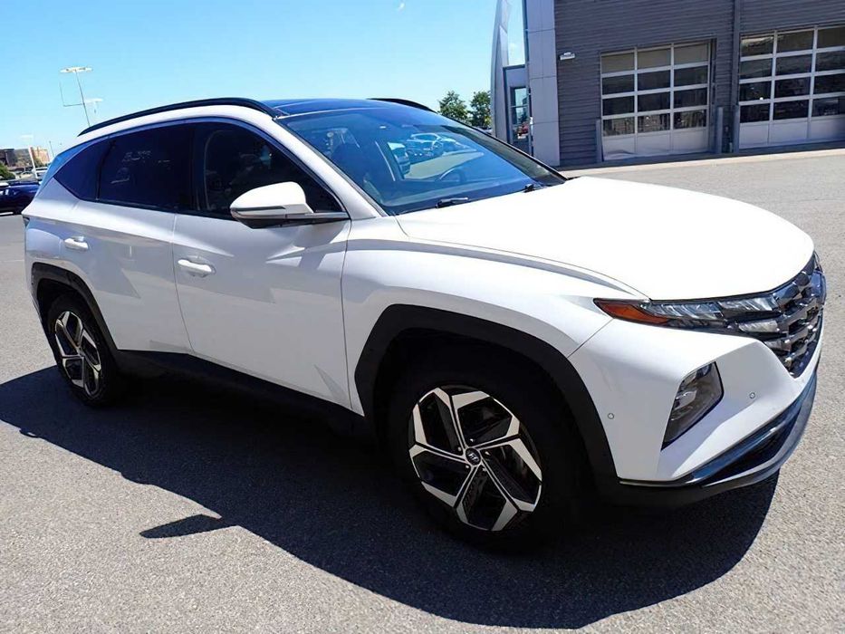 Hyundai Tucson Luxury Hybrid      2022