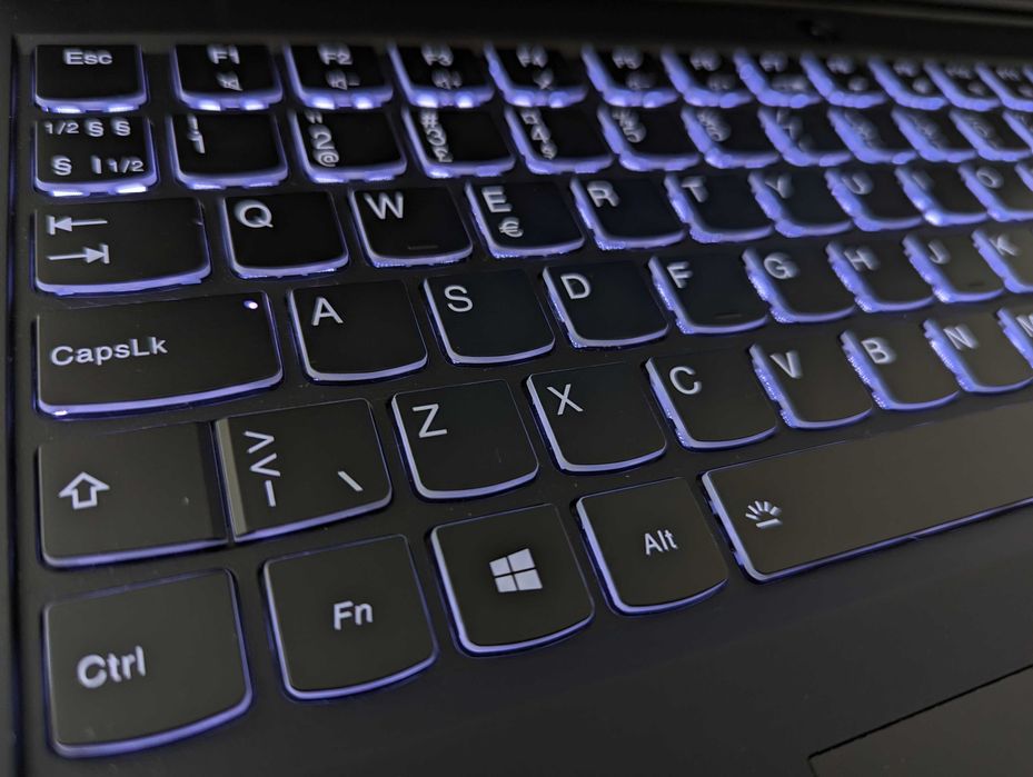 LAPTOP GAMINGOWY Lenovo Legion GTX 1650 i5-9300H 16 ram 512ssd