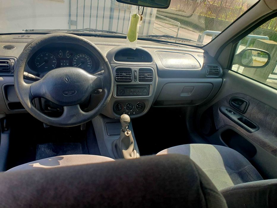 Renault clio 1.2 Ano 2000/12.  280 mil quilómetros