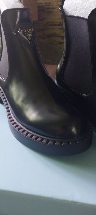 Продам жіночі ботинки,, Prada"