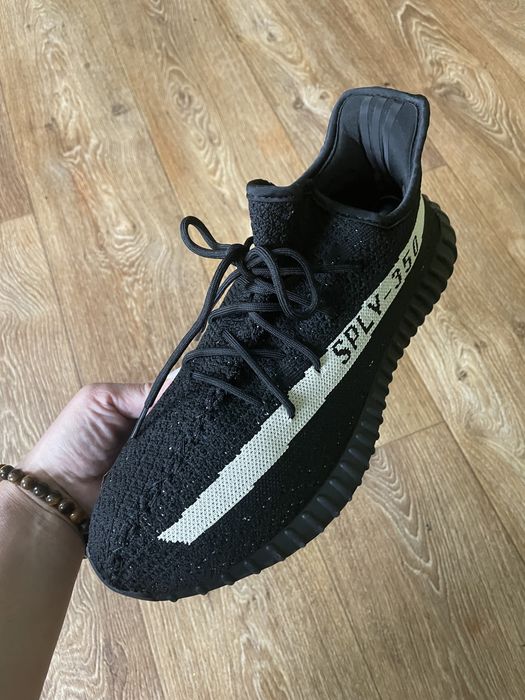кросівки adidas Yeezy Boost 350 V2 Oreo