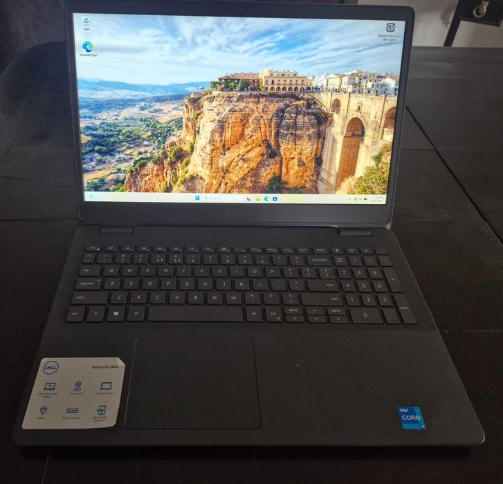 Laptop poleasingowy DELL 15'