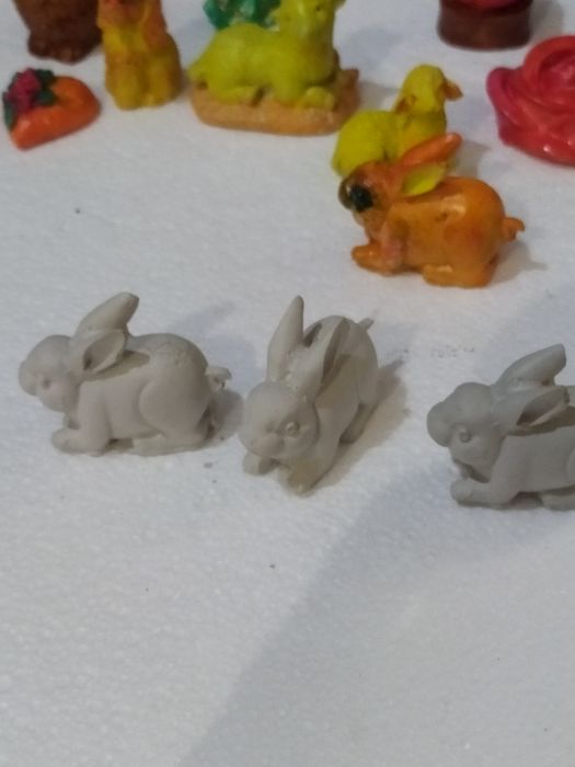 Królik , figurka do samodzielnego pomalowania.
Rozmiar: wysokość 4cm,