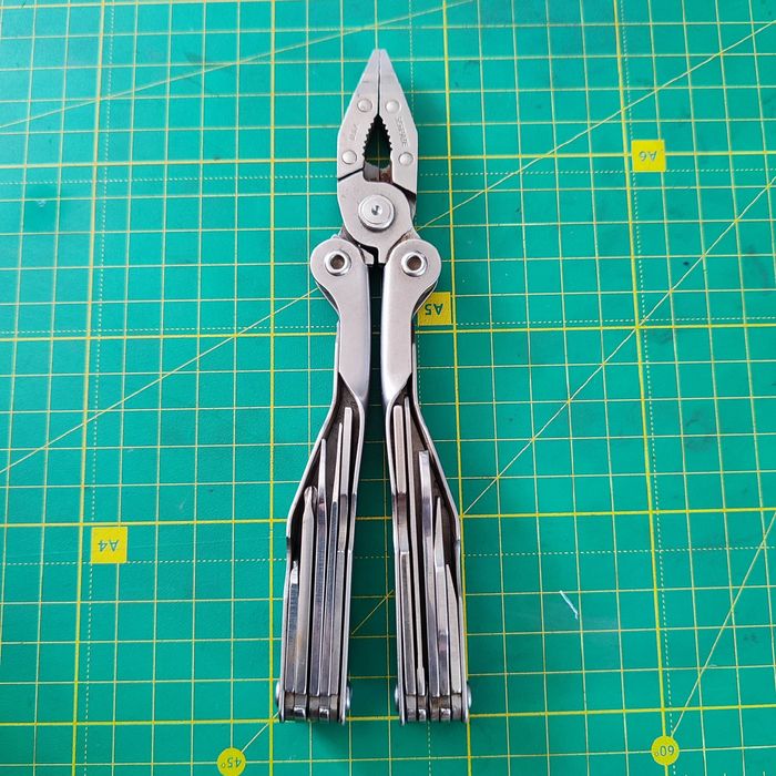 Schrader Tough мультитул