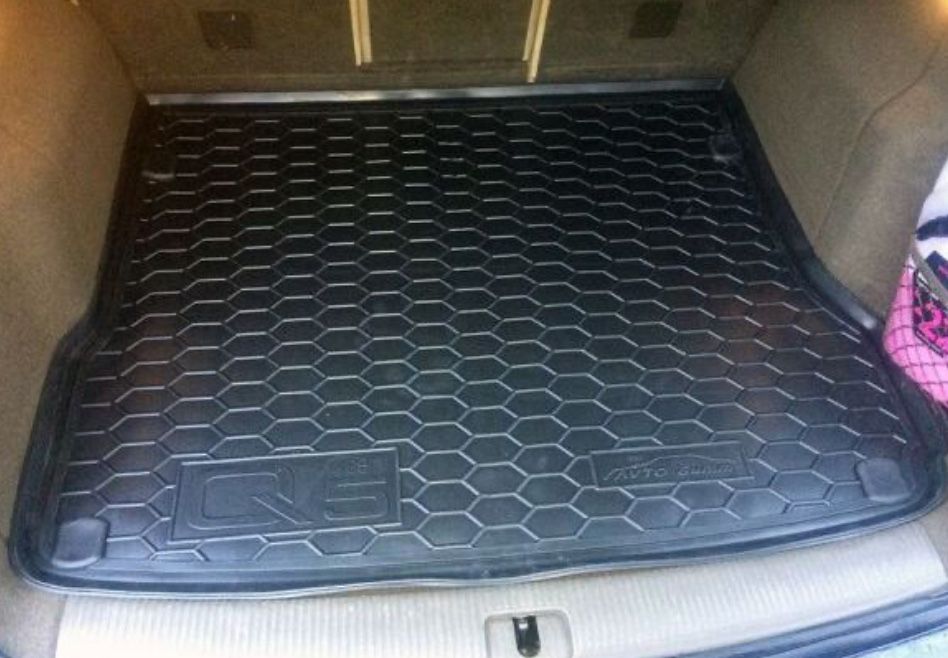 Коврики з ВИСОКИМИ БОРТИКАМИ в салон та багажник Є на всі марки Гумові