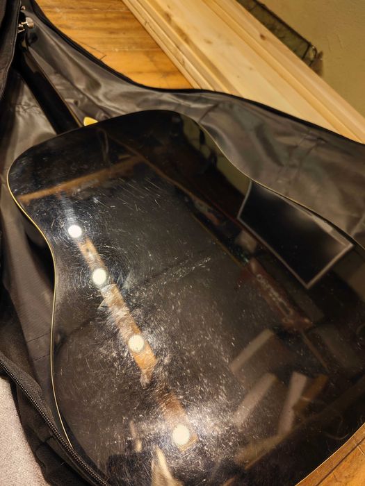 Gitara akustyczna używana