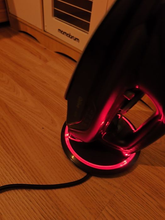 Sprzedam żelazko  i szklanki