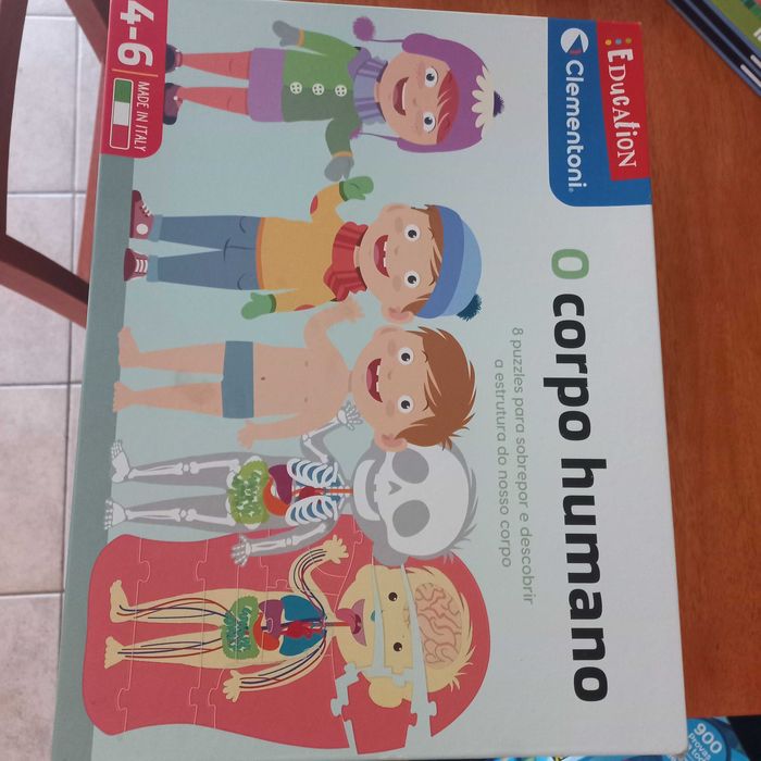 Jogos e puzzles criança