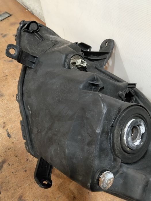 Farol Toyota aygo ótica direita 2016