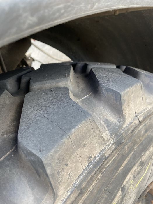 Opony 365/80 r 20 bieżnik 98%