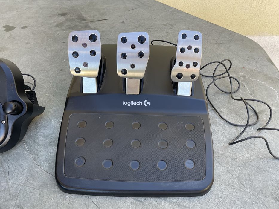 Logitech G29 + Shifter (PS5/PS4/PC)