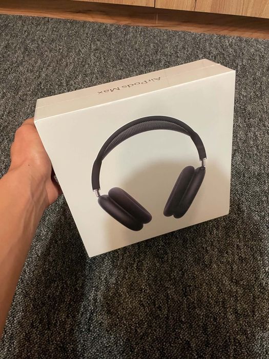 Air Pods Max w foli
