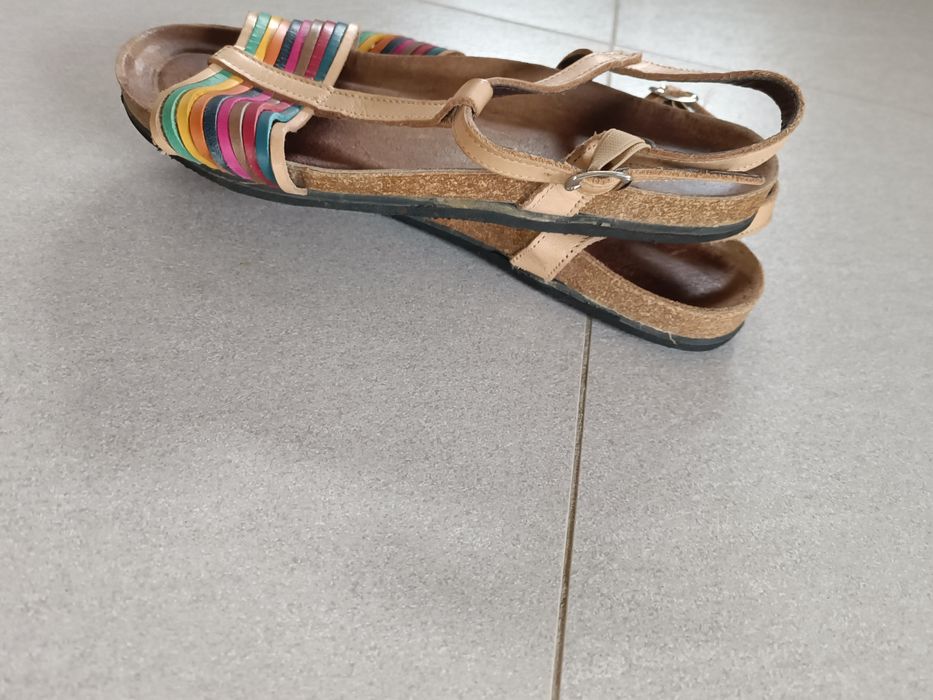 Sandały damskie że skóry