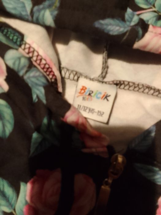 Dres dziewczęcy rozsowany