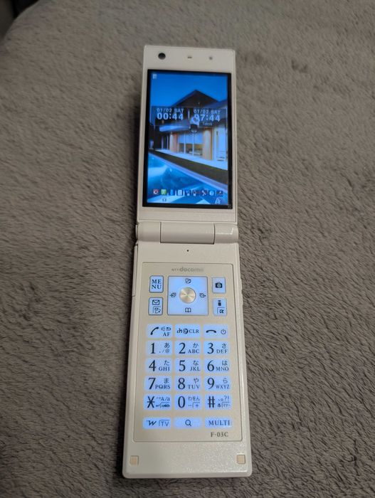 Японский мобильный Fujitsu Docomo F-03C Flip телефон раскладушка