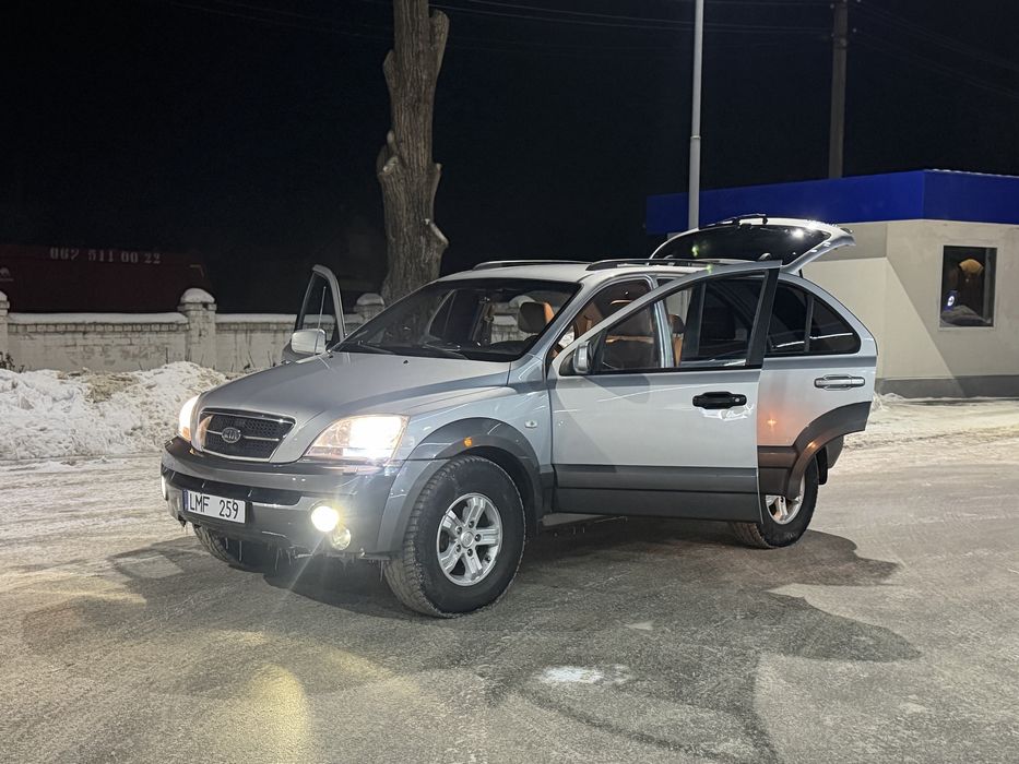 Kia Sorento 2.5 дизель АКПП полный привод рама продам или обмен