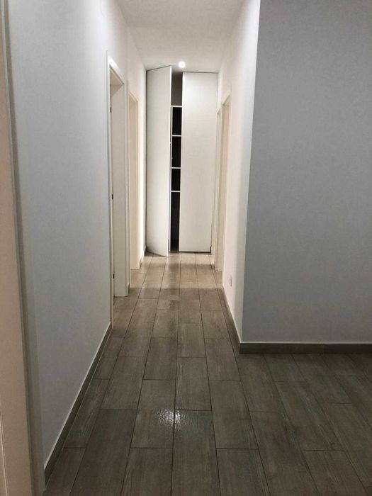 T2 Renovado para Arrendamento – Campolide, Lisboa